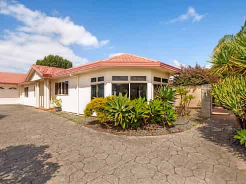 68 Potae Avenue, Lytton West