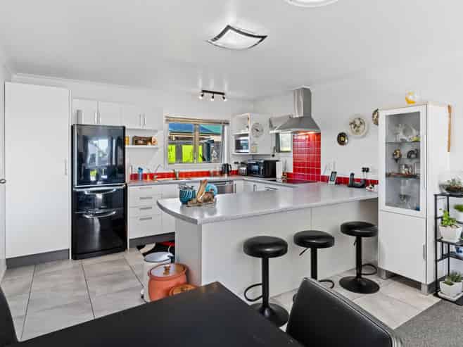 26 Rua Avenue, WAITARERE BEACH