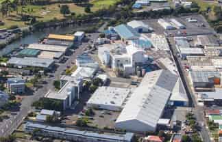 High Stud Warehouse in Central Location