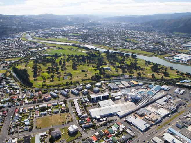 High Stud Warehouse in Central Location