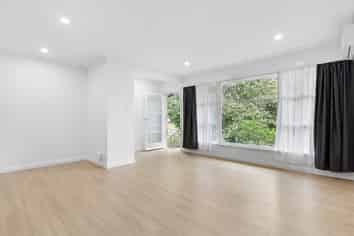 2/10 Mears Place, Epsom