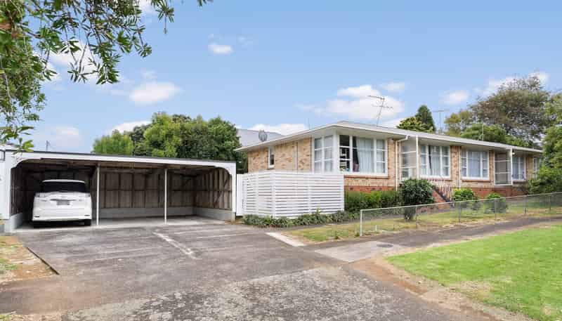 2/10 Mears Place, Epsom