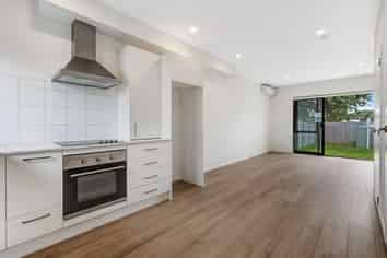 13 Eileen Newey Place, Henderson