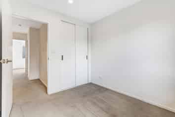 13 Eileen Newey Place, Henderson