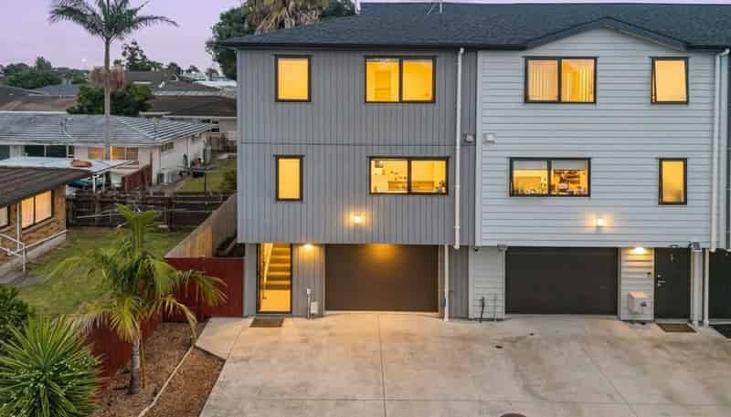 8/20 Charles Street, Papatoetoe