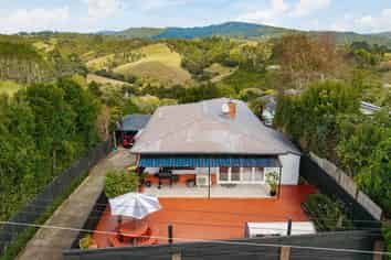 9 Burnham Road, Waitakere