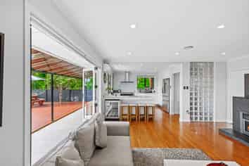 9 Burnham Road, Waitakere