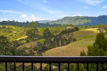 9 Burnham Road, Waitakere