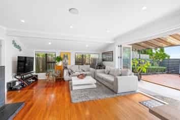 9 Burnham Road, Waitakere