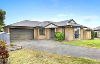 49 Bayswater Crescent, Bromley