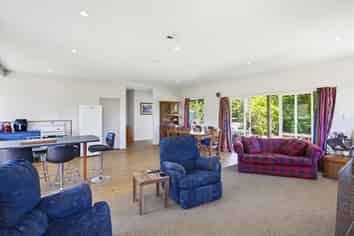 63 South Manakau Road, Manakau