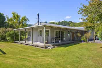 63 South Manakau Road, Manakau