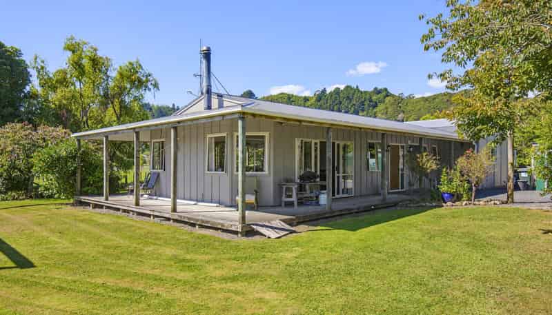 63 South Manakau Road, Manakau