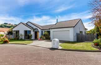 13 Bishops Close, Greenmeadows