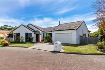 13 Bishops Close, Greenmeadows