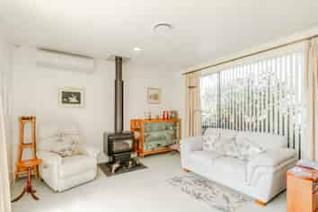 13 Bishops Close, Greenmeadows