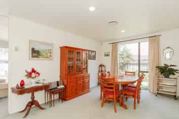 13 Bishops Close, Greenmeadows