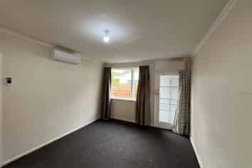 5a Ranelagh Terrace, Karori