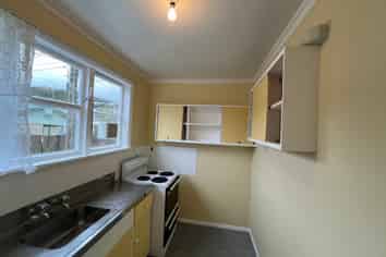 5a Ranelagh Terrace, Karori