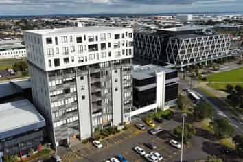 Retail Space Steps from Manukau Mall