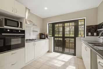 30 Ginders Drive, Massey