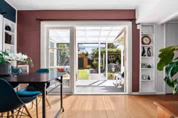 14 Bristol Square, Hutt Central