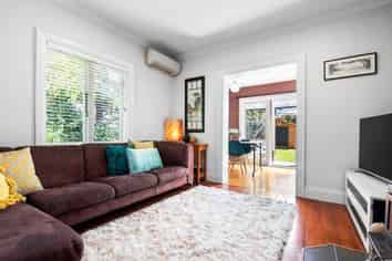 14 Bristol Square, Hutt Central