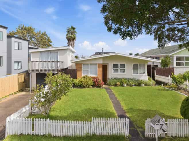 7 Murvale Drive, Bucklands Beach