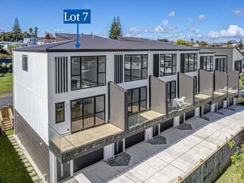  7/27 Carole Crescent, Pakuranga
