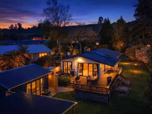 369A Sunset Road, Sunnybrook