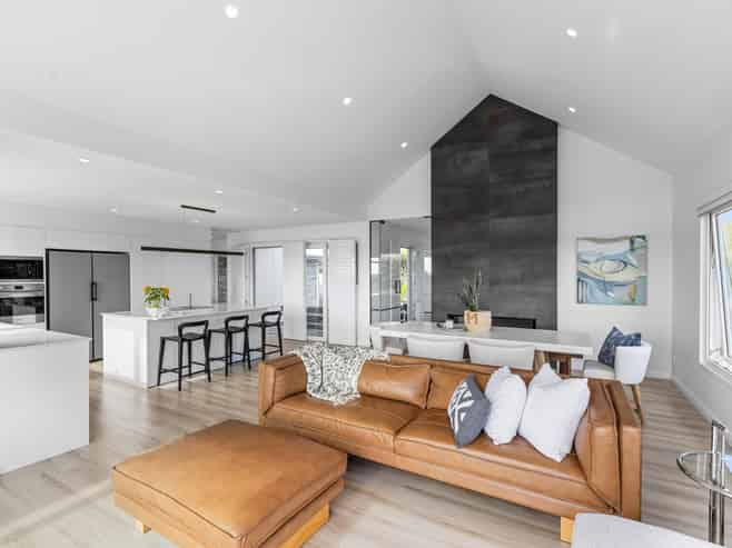 30 Pacific Cliffs Drive, Gulf Harbour