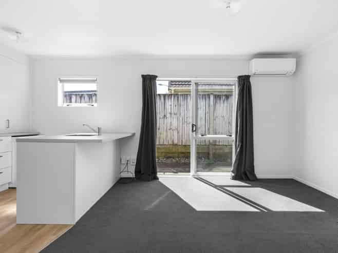 28D Lorne Street, Melville