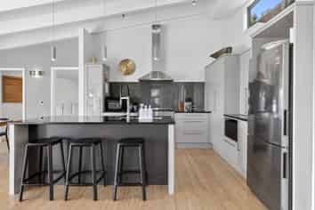 28 Commodore Place, Britannia Heights