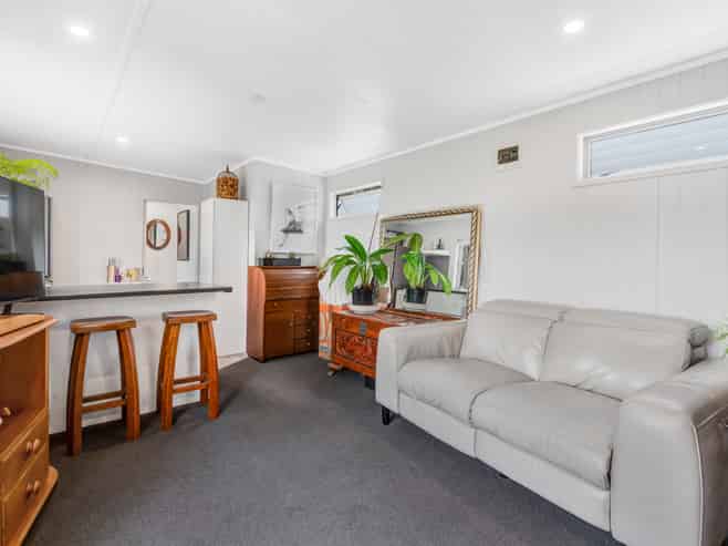 12 Chenery Road, Red Beach