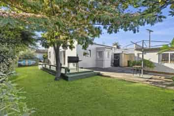 Nelson & Bays - Address withheld