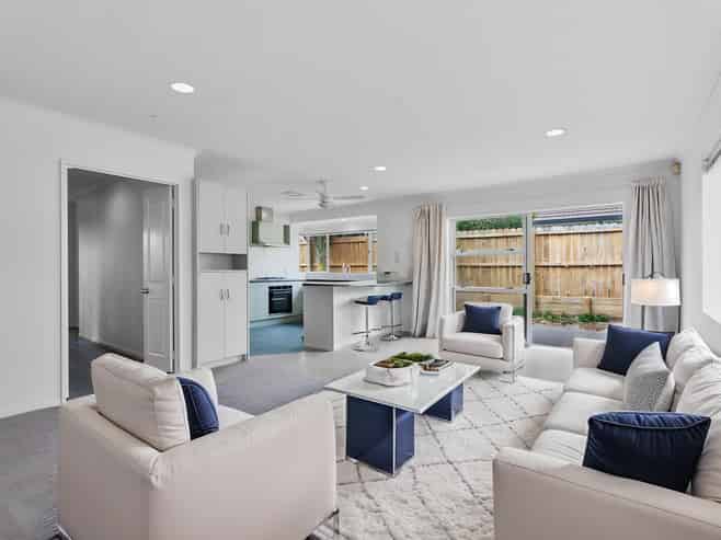 8 Hagen Close, Golflands