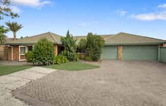 8 Hagen Close, Golflands