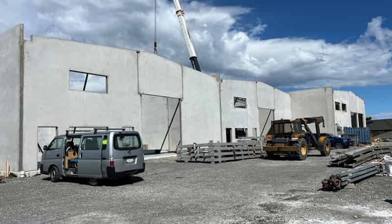 12/8 Lake Bryndwr Lane, Burnside