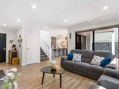 13C Bel Air Drive, Hillsborough