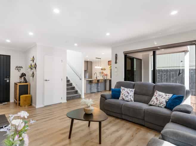 13C Bel Air Drive, Hillsborough