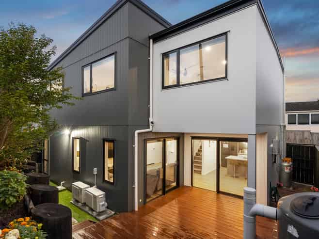 13C Bel Air Drive, Hillsborough