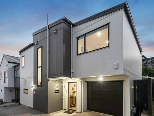 13C Bel Air Drive, Hillsborough