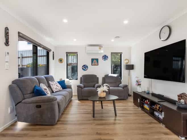 13C Bel Air Drive, Hillsborough