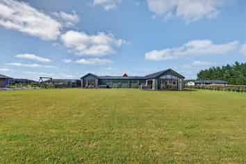 22 Eric Crozier Road, Darfield