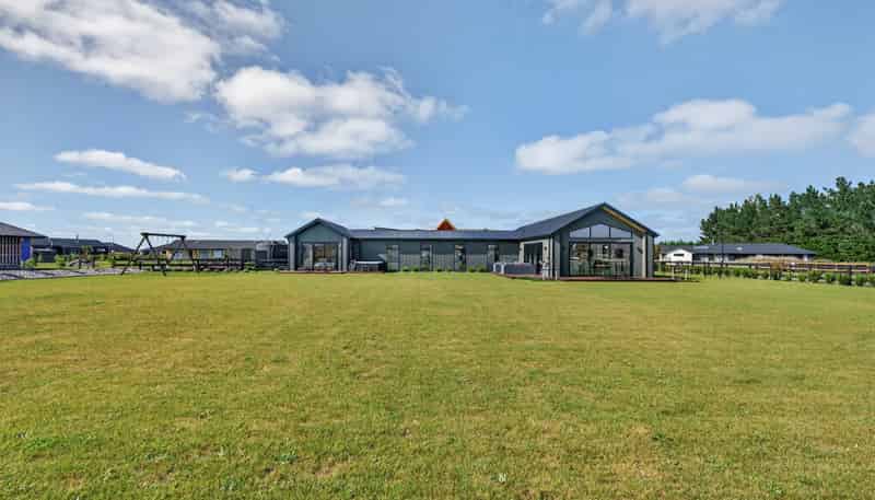 22 Eric Crozier Road, Darfield