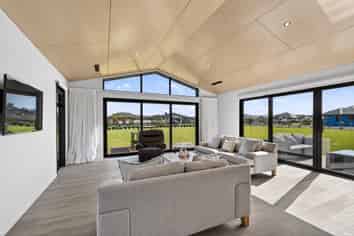 22 Eric Crozier Road, Darfield