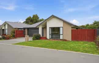 16 Pallid Green, Rolleston