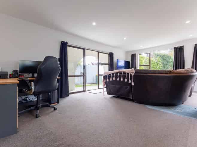 64 Atkinson Avenue, Otaki Beach