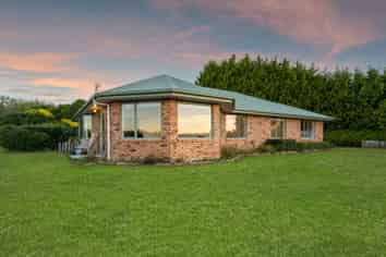 86 Totara View Road, Wakefield