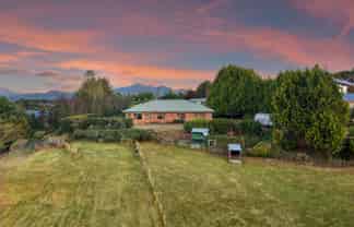 86 Totara View Road, Wakefield